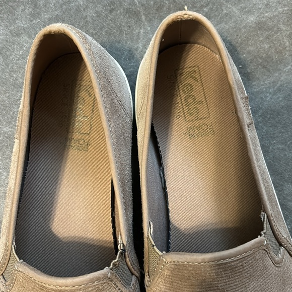 Tan suede Keds. EUC. Size 8 Dream foam soles - Picture 2 of 8